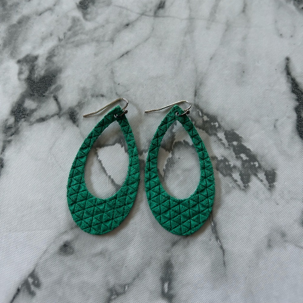 Leather Earrings - Green Open Raindrop Shape